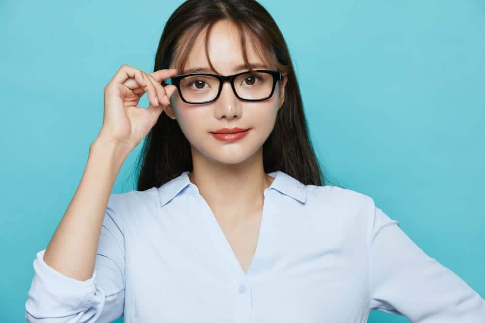 グラマラスライン形成がおすすめな人を案内している看護師