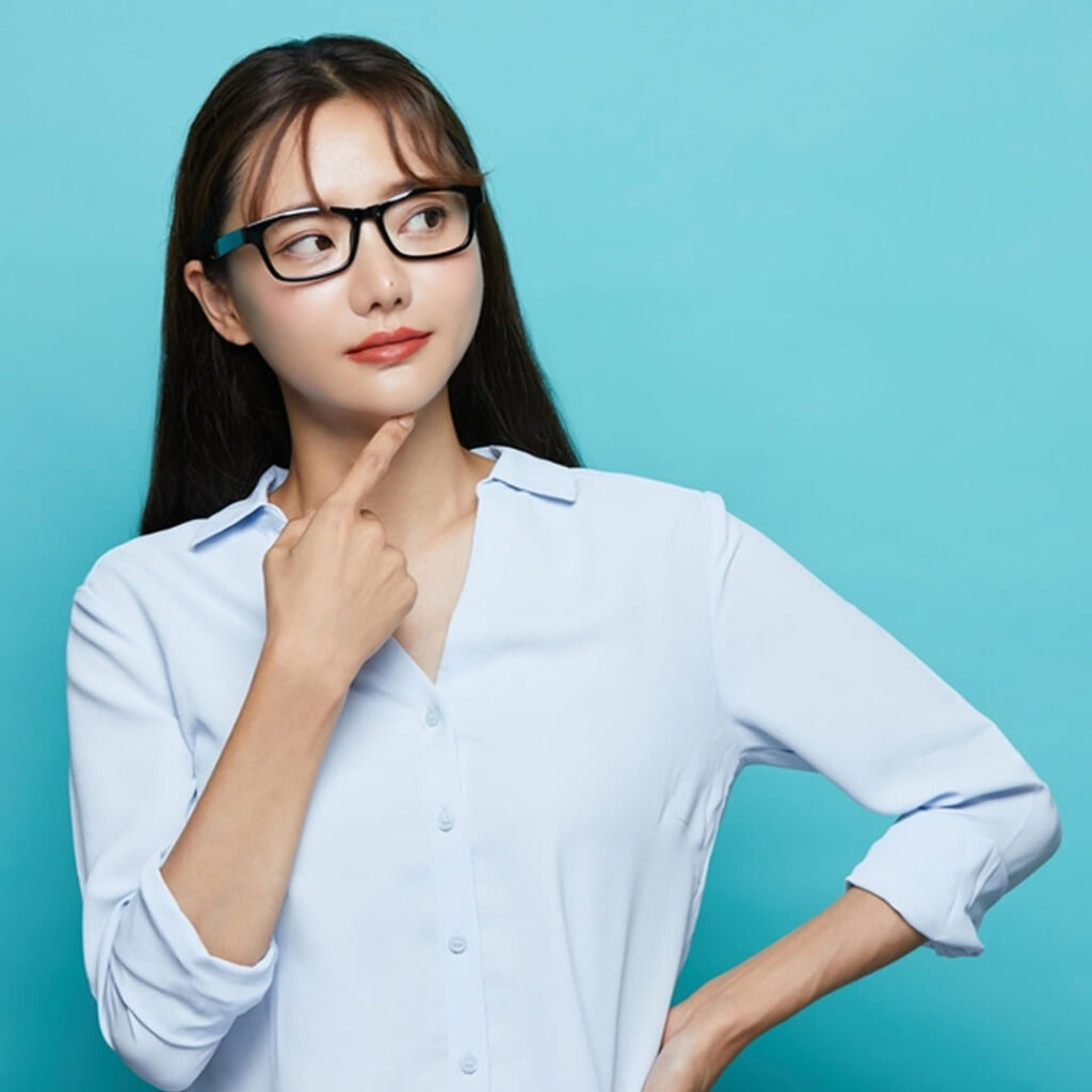 鼻整形がバレる注意点を説明している看護師