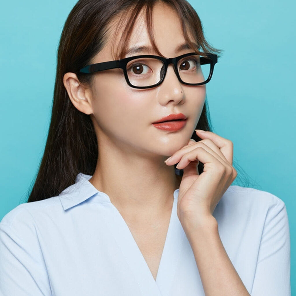 鼻整形が安い美容外科を探すポイントを説明している看護師