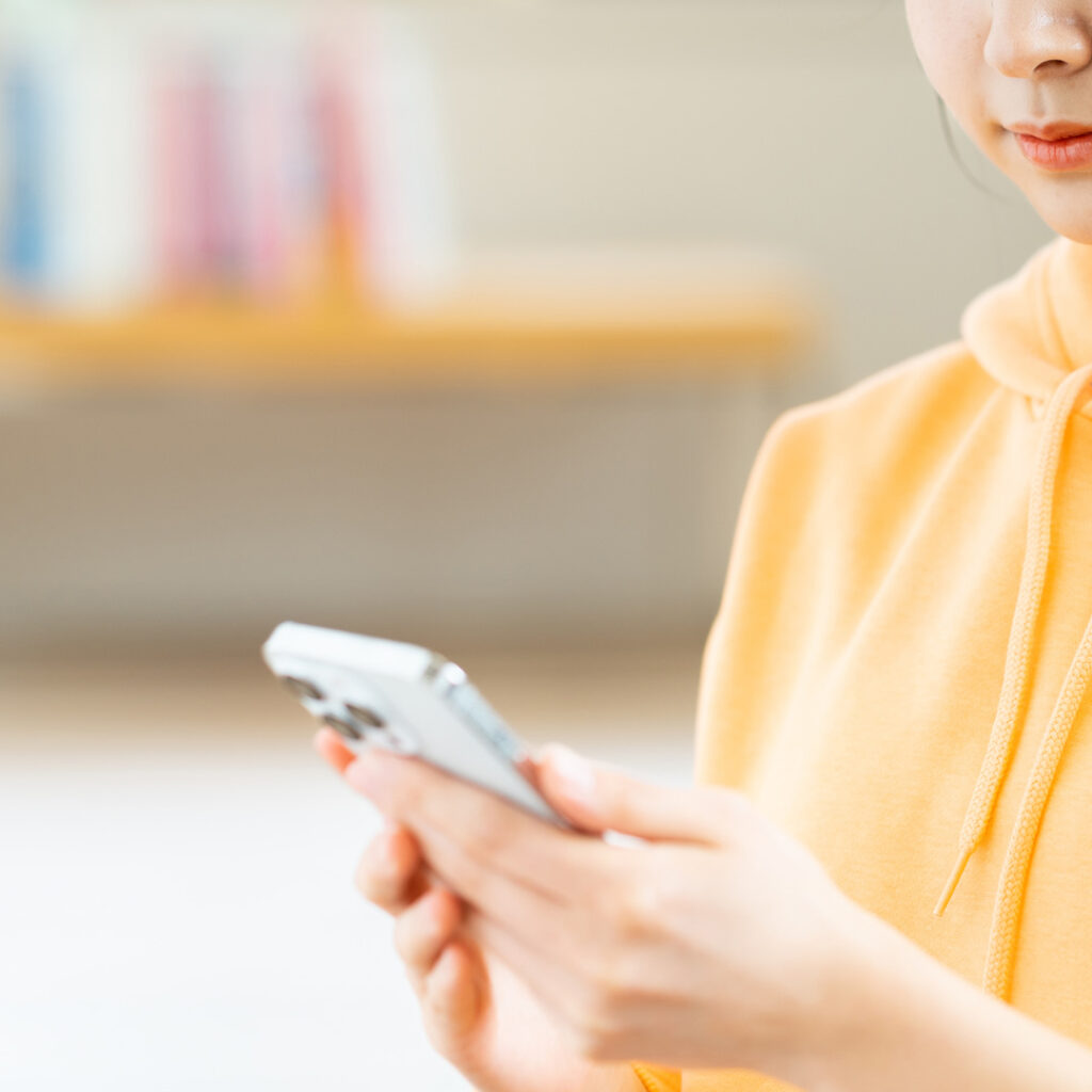 美容外科を調べている学生